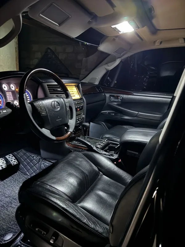 Lexus LX 570 Sport + 2011/12 5 Lexus LX 570 Sport + 2011/12 5