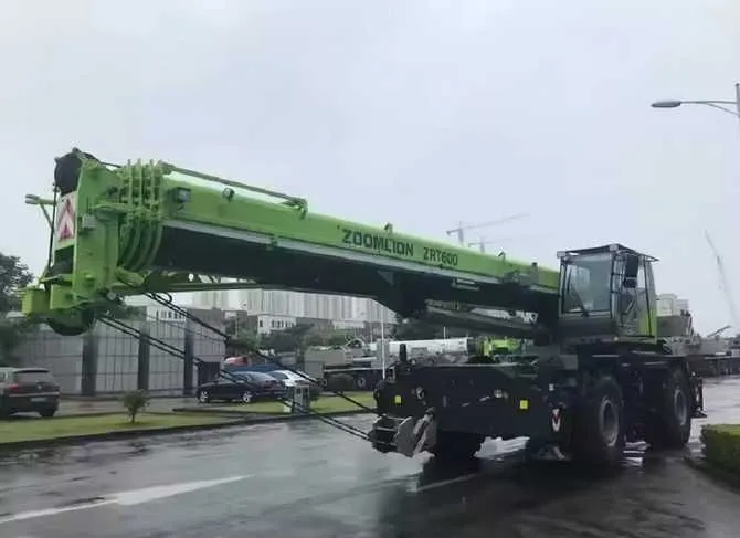 Внедорожный колесный ZOOMLION кран ZRT600V552 60tonn (марка Zhonglian)