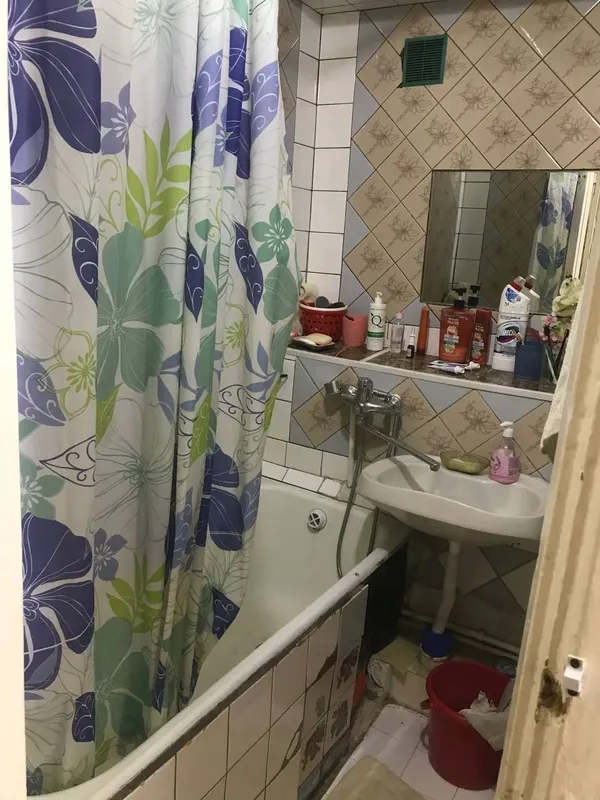ПРОДАМ СВОЮ КВАРТИРУ 4х комнат 9