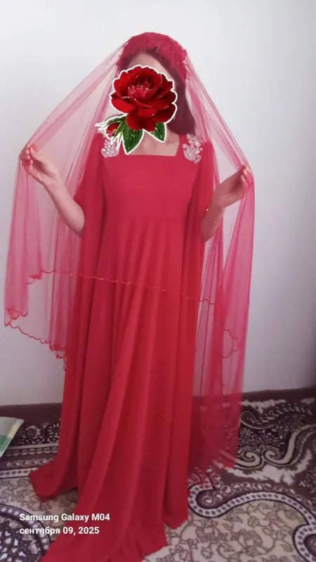 Vechirni kelinlikka ham kiysa  buladi