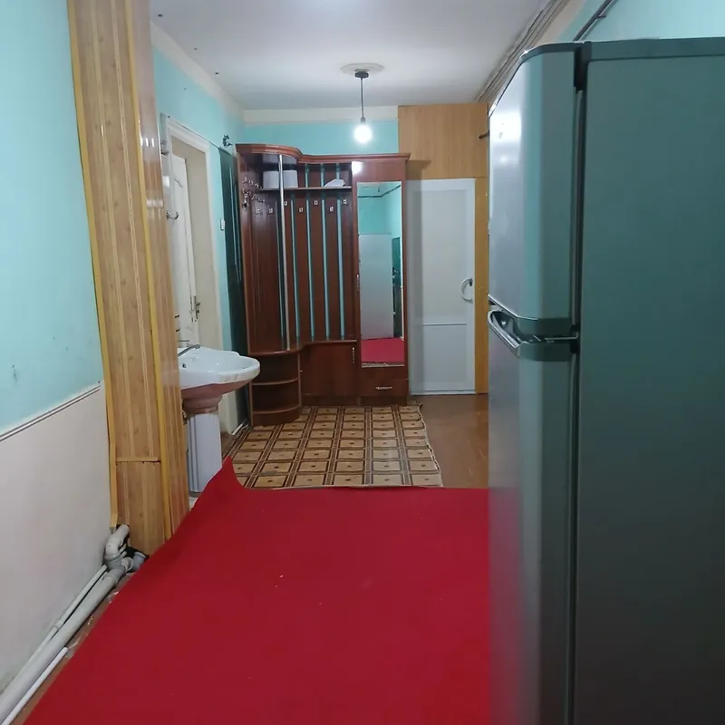 Квартира сотилади 2 хонали 3 етажда надмес 5 ни купри 2 Квартира сотилади 2 хонали 3 етажда надмес 5 ни купри 2