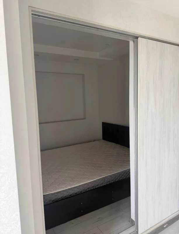 В Олмазарском районе дом в аренду 5