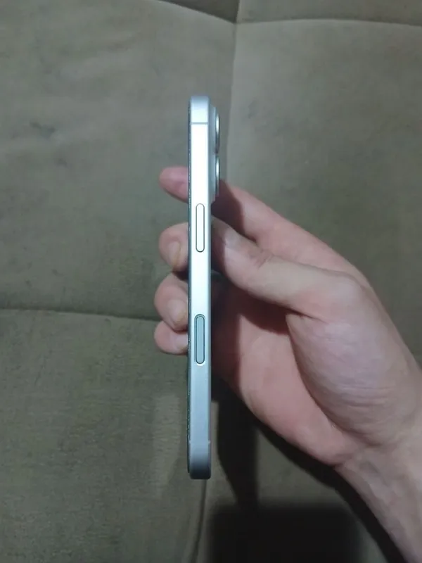 Iphone 16 128GB white 1 сим карта + e-sim 2 Iphone 16 128GB white 1 сим карта + e-sim 2