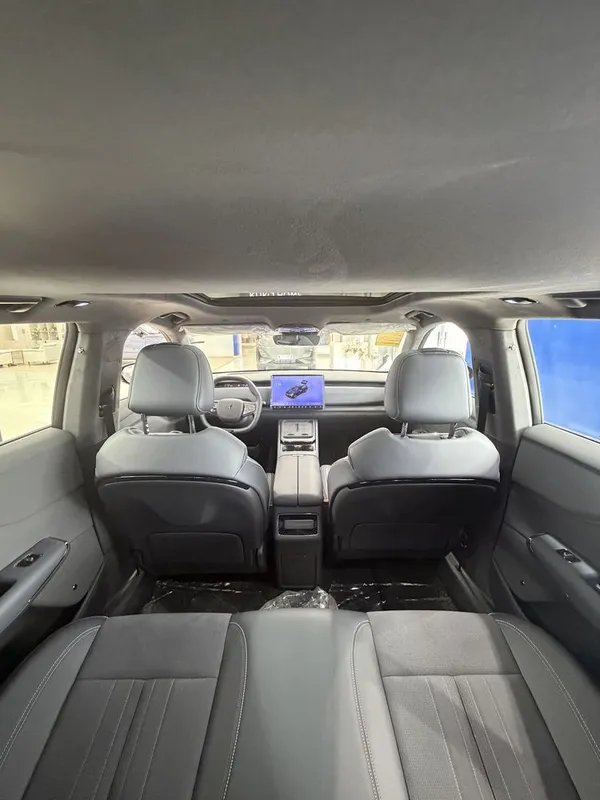 Voyah Courage 570KM Elektr (4 AWD 2 Mator) Full 1 yil garantiya 7 Voyah Courage 570KM Elektr (4 AWD 2 Mator) Full 1 yil garantiya 7