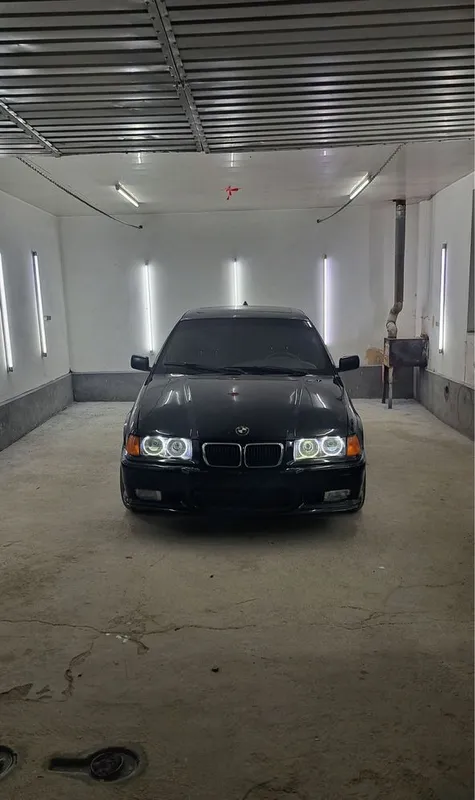 BMW E36 Sotiladi