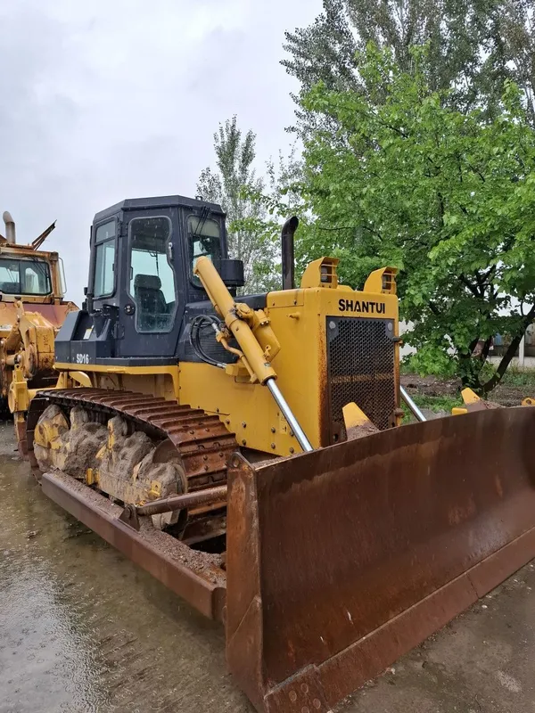 Shantui sd16 buldozer
