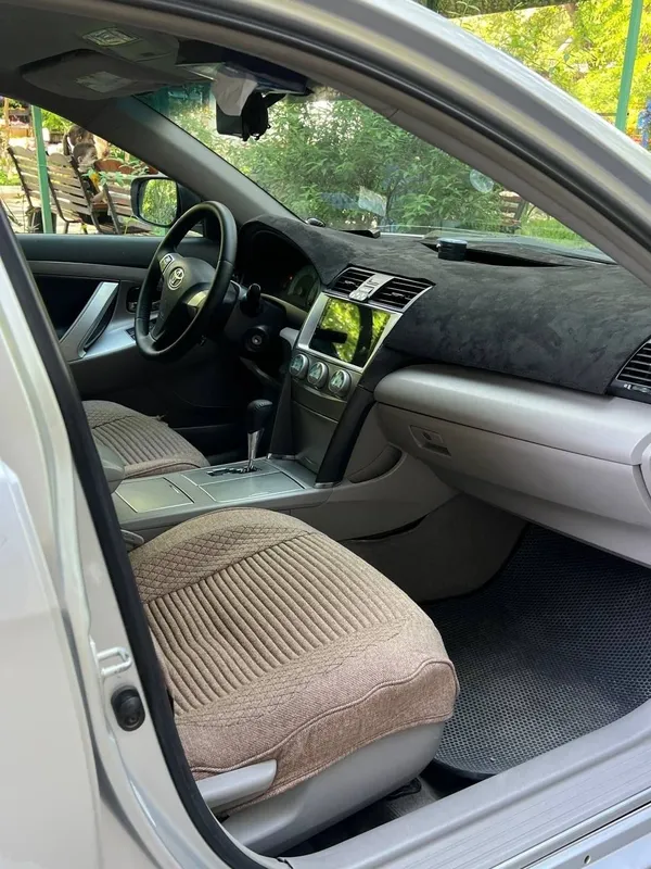 Toyota Camry sotiladi. 4 Toyota Camry sotiladi. 4