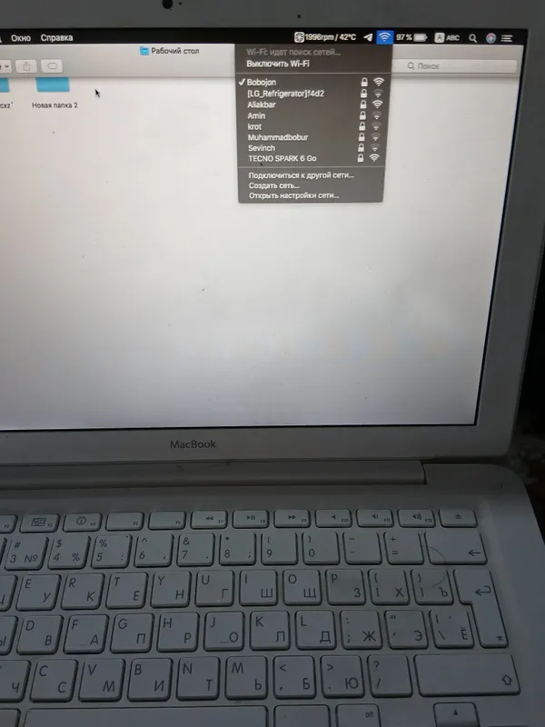 MacBook 2 MacBook 2