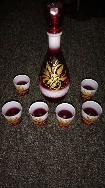Графин с рюмками
