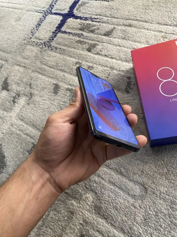 Mi 8 layt 64gb sotladi — фото 5