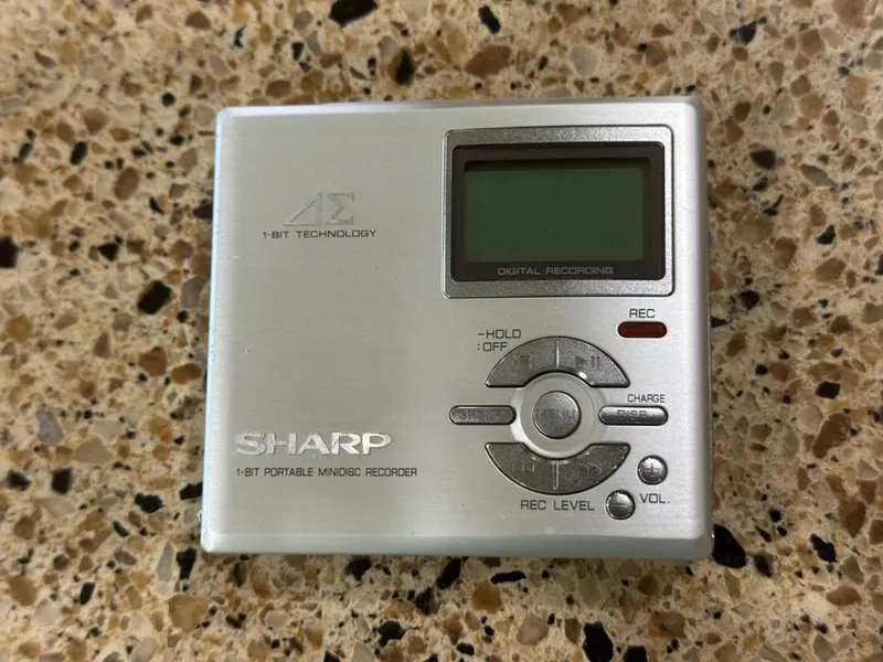 MD плеер Sharp MD DR7 ( мини диски )