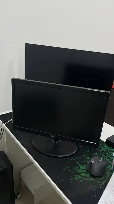 Монитор LG 19 дюймов с клавиатурой 2