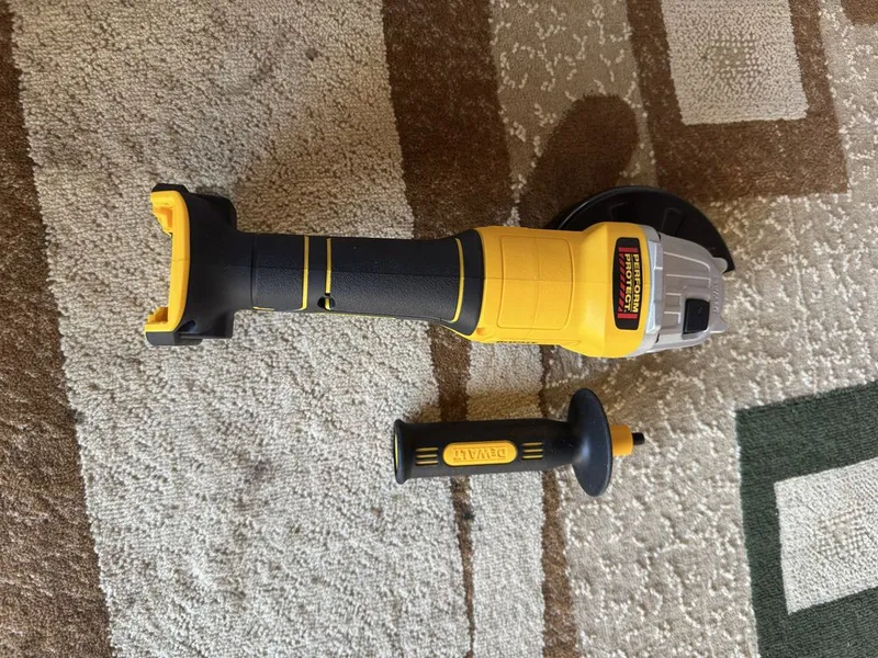 Аккумуляторный ушм 125 DeWalt 2 Аккумуляторный ушм 125 DeWalt 2