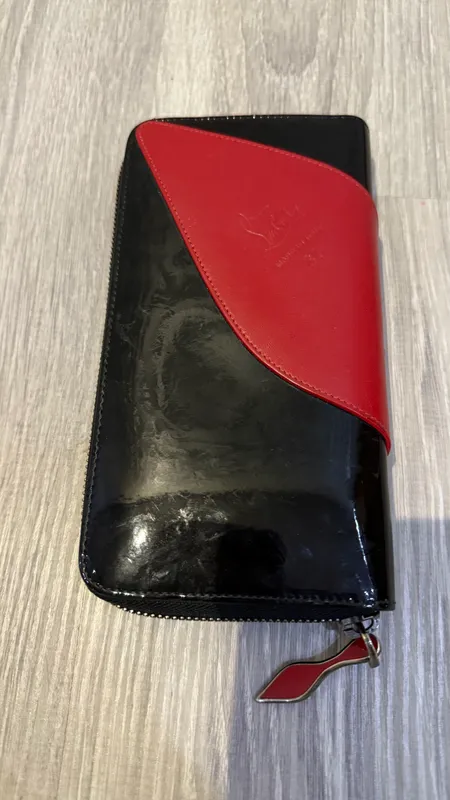 Продам кожаный кошелек Christian Louboutin 3 Продам кожаный кошелек Christian Louboutin 3