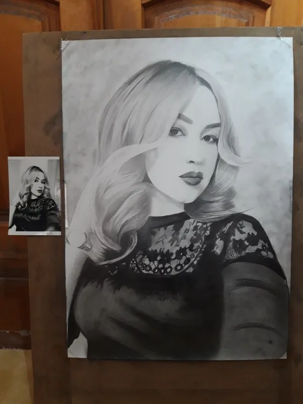 Qora koylakdagi shahvoniy rus fotosini bexosdan tomosha qiling