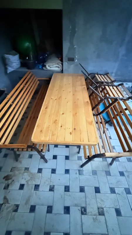 Стол со скамейкой и стульями для двора 3