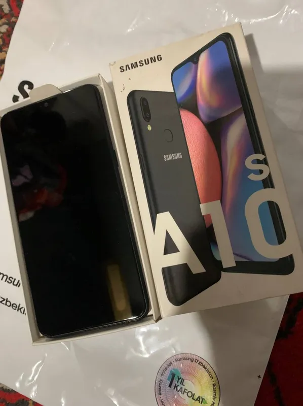 Telefon Samsung A10s 3 ta chexol qoshib beraman