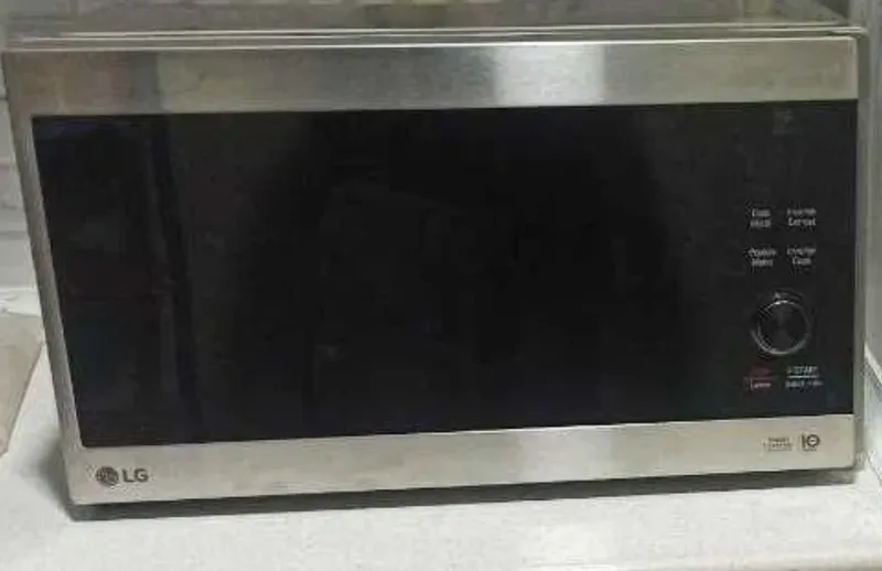 Продаю LG 42L Микроволновка. Инвертор (MH8265CIS)