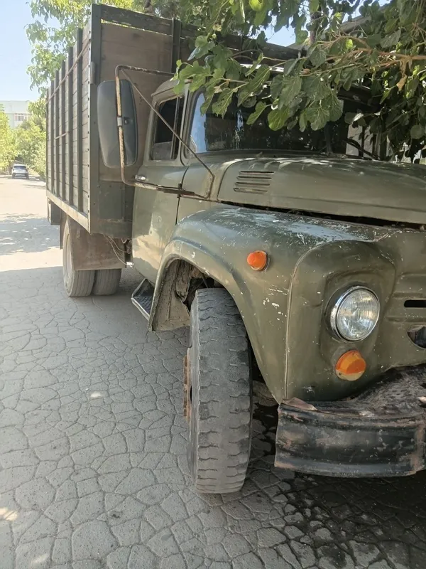 Zil sotiladi yili 1976 1 Zil sotiladi yili 1976 1