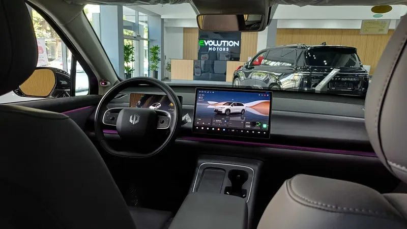 Leapmotor C10 REEV Full Komplektatsiya, Oq Rang, 0 km 8