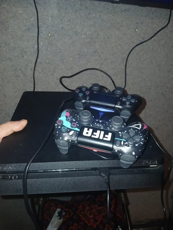 Playstation 4 xolati yangi — фото 1