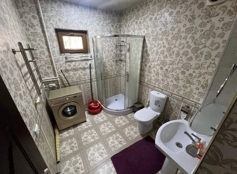 Продаётся 3-комнатная квартира, 68 м², 2/4, кирпичный дом (77 серия), Мирзо-Улугбекский район 2