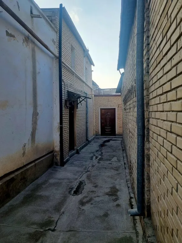 Eski shaharda hovli sotiladi tez va arzon