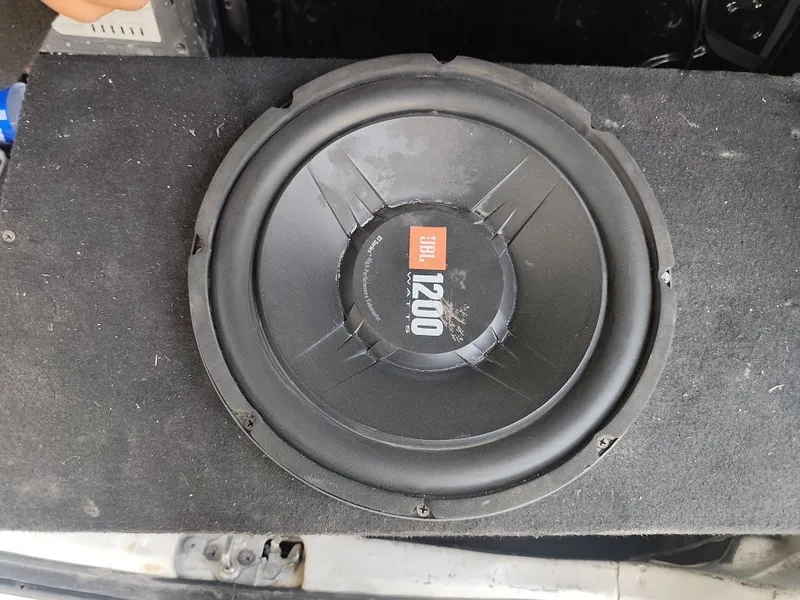 Jbl bufer sotiladi