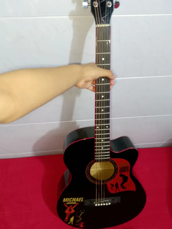 Akustik Gitara sotiladi razmer 40 2