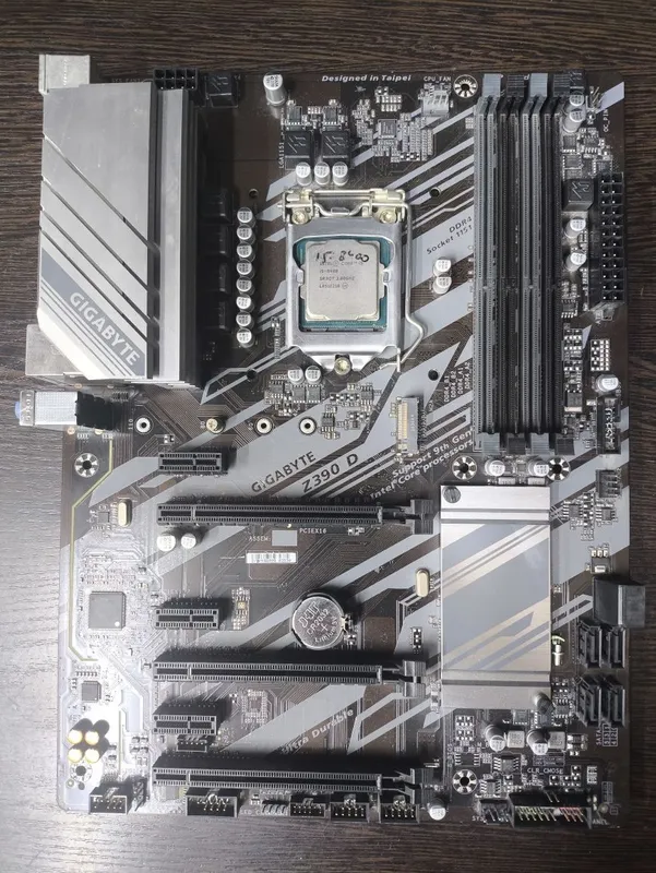 Gigabyte Z390+i5 8400 1 Gigabyte Z390+i5 8400 1