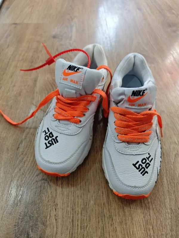 Продаются кроссовки Nike 4 Продаются кроссовки Nike 4