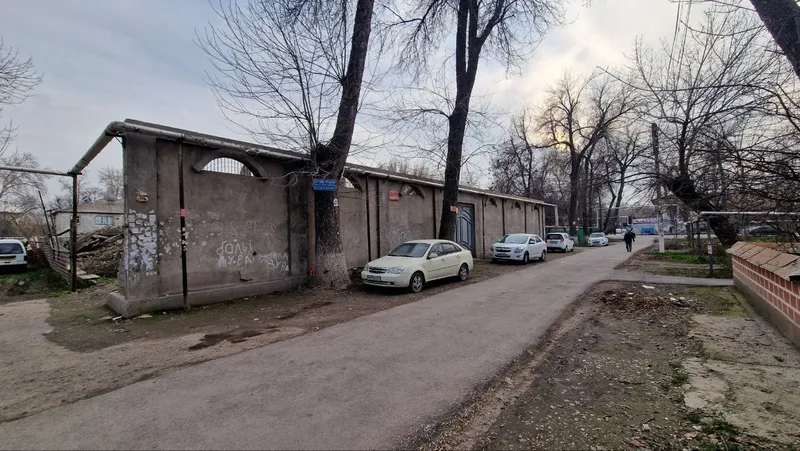 Продается нежилой участок 11 соток, двух этажный дом с падвалом — фото 1