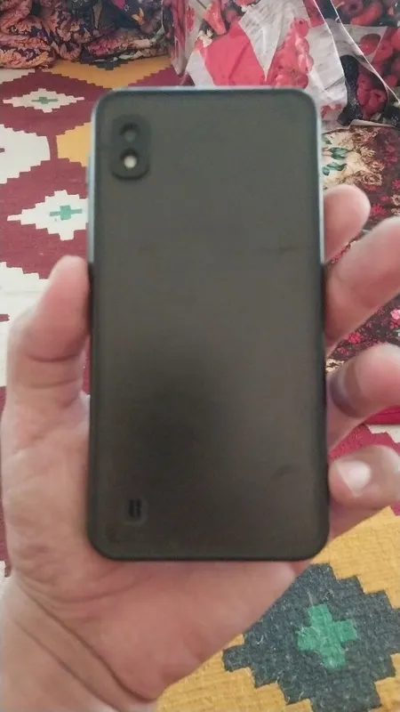 Samsug A 10 sotiladi 2