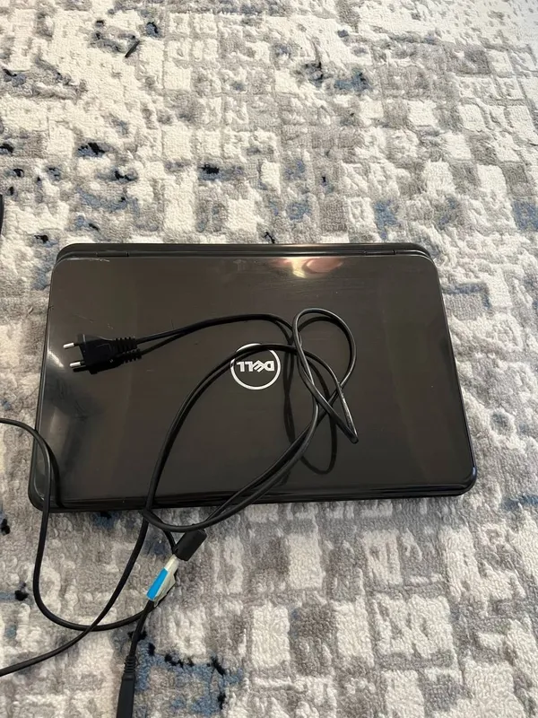 Ноутбук Dell 3 Ноутбук Dell 3