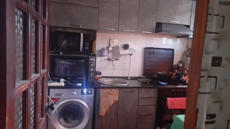 Viloyati hokimyatni oldida uy sotiladi 2 xonali 2 etaj — фото 4