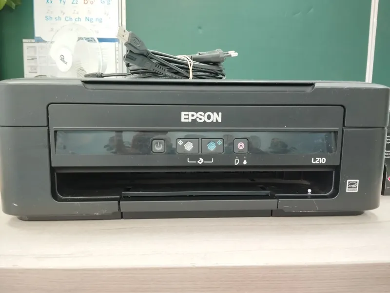 Принтер  Epson L210 ( цветной) — фото 1