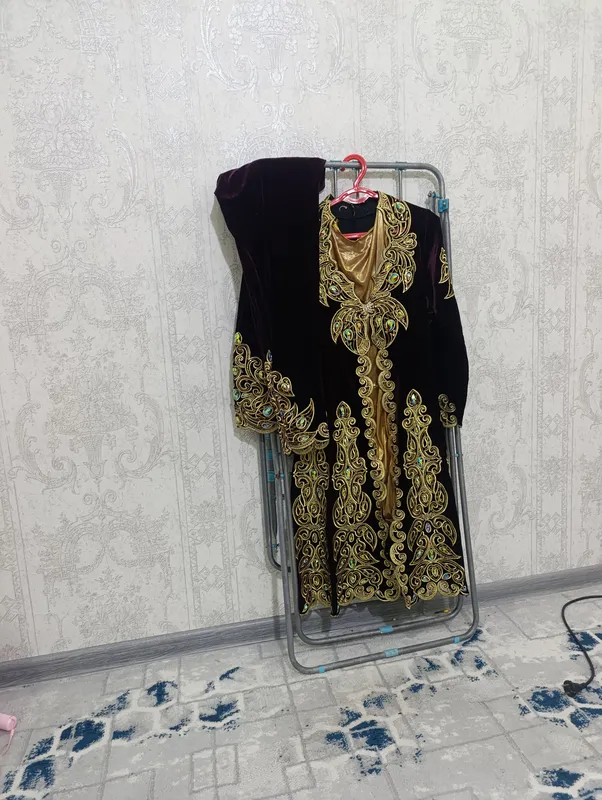 chiroyli va ideal holatda 1 marta kiyilgan holos chiroyli va ideal holatda 1 marta kiyilgan holos
