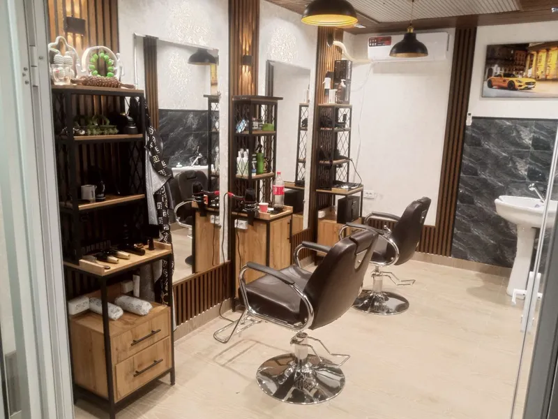Barbershop, Sartaroshxonada kreslo arendaga beriladi, Tezda. 2