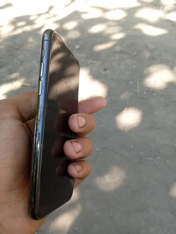 iPhone 11 pro narhi 2000000 kami bor 3