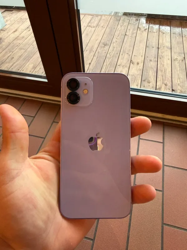 iPhone 12 4