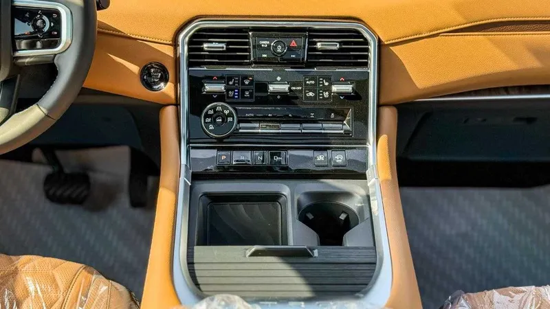 Nissan Patrol LE Platinum City — фото 7