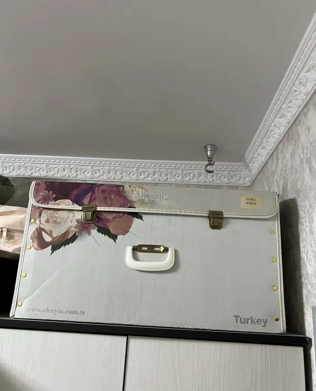 Qutisi bilan turkcha yopinchig‘i 2 Qutisi bilan turkcha yopinchig‘i 2