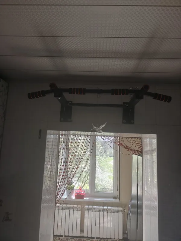 Продам турник настенный