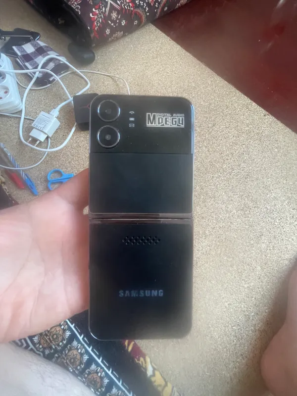 Z flip 4 1