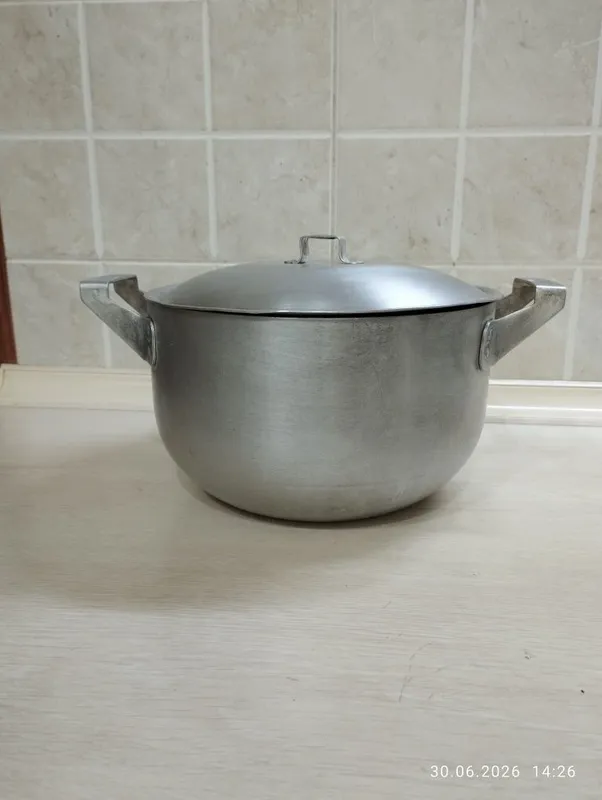 Alyuminiy kastryulkalar sotaman, 2 dona, ishlatilgan 3 Alyuminiy kastryulkalar sotaman, 2 dona, ishlatilgan 3
