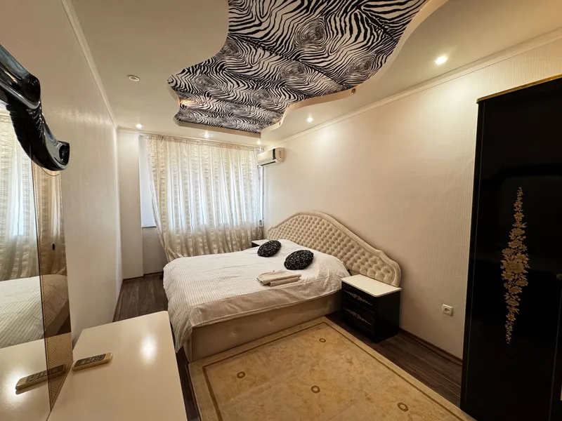 3 xonali kvartira sotiladi, 80 m², 2/4 (g‘ishtli uy), Mirzo-Ulug‘bek tumani 5