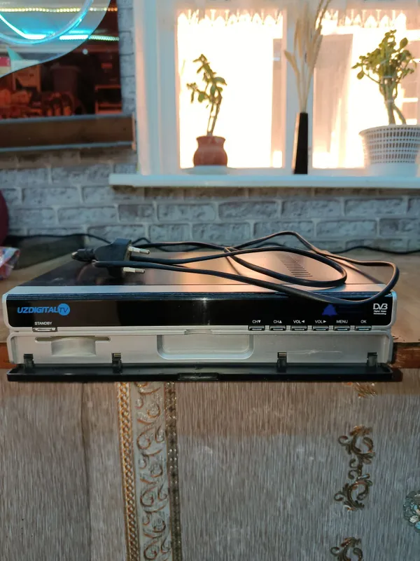 Тюнер digital TV состояние почти новый без пульта 3 Тюнер digital TV состояние почти новый без пульта 3