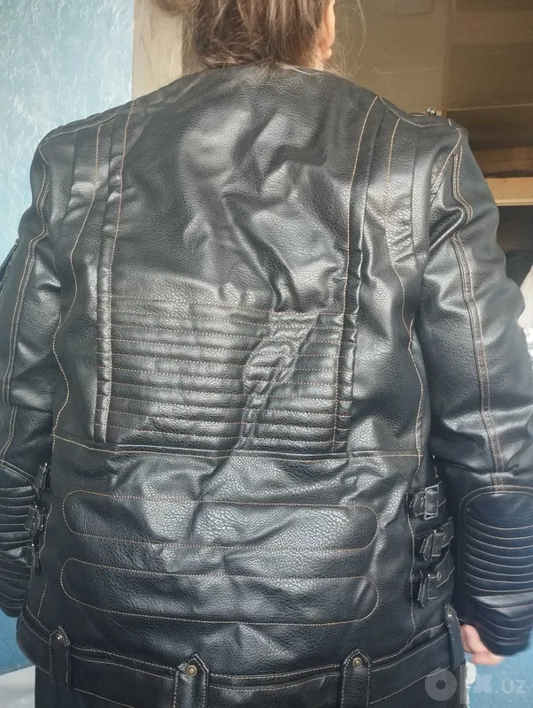 Charm kurtka va charm etiklar sotiladi 6 Charm kurtka va charm etiklar sotiladi 6