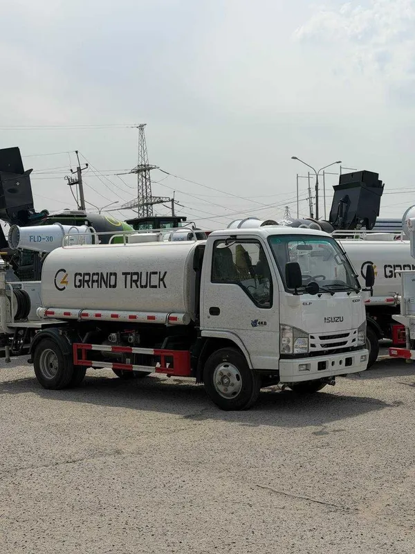 ISUZU CLT5075GPSQL6 – Vodovoz (5 000 litr) 2 ISUZU CLT5075GPSQL6 – Vodovoz (5 000 litr) 2