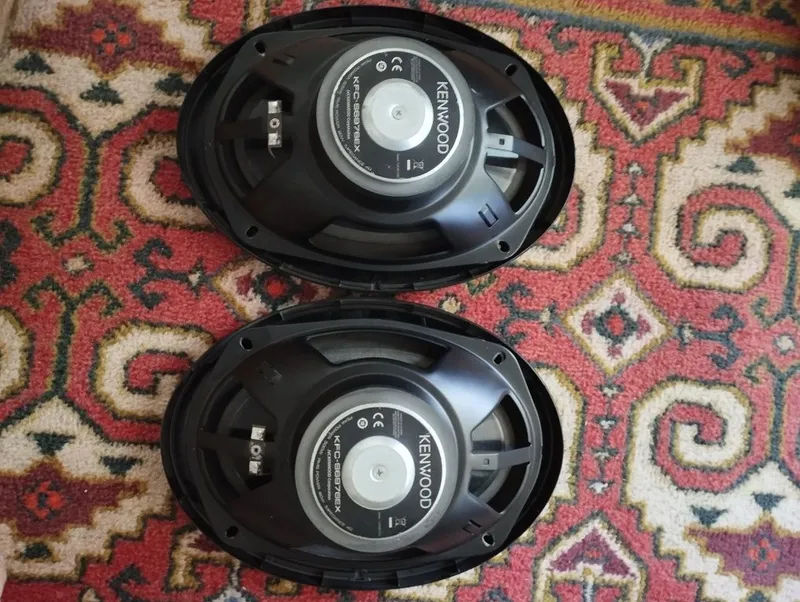 Kenwood kolonka sotiladi deyarli yangi 3